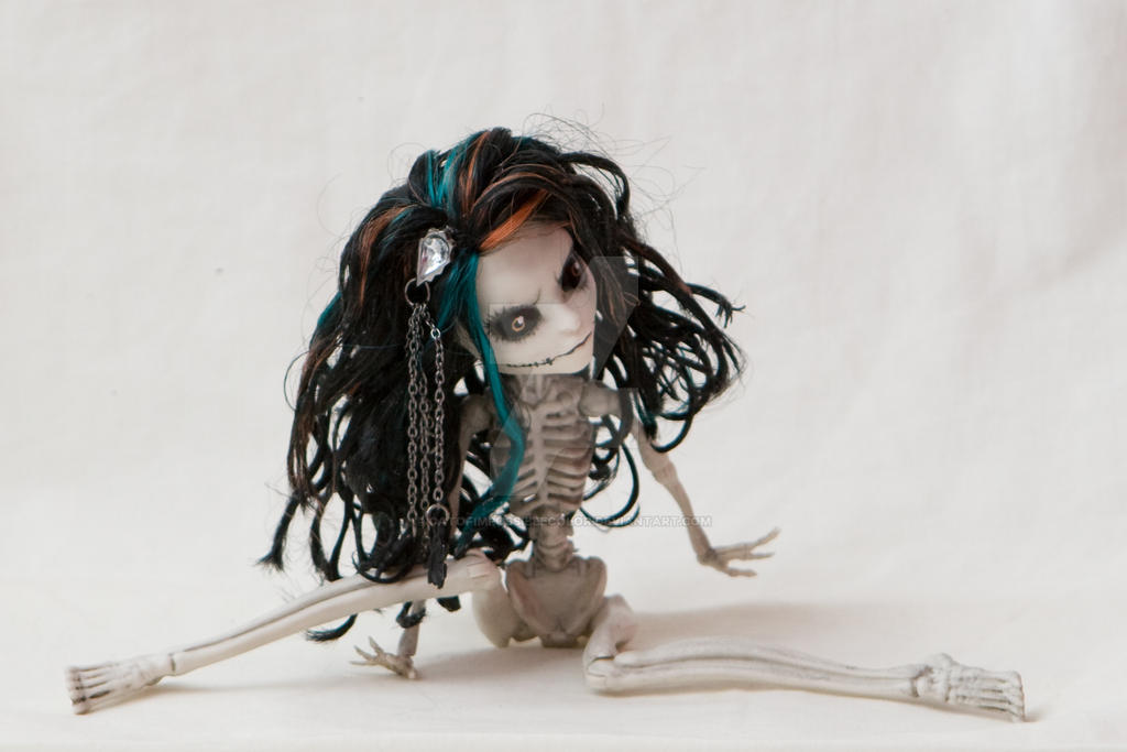Mh2 Skeleton Monster High Repaint Skeleton by catofimpossiblecolor on DeviantArt