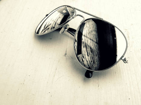 sunglasses reflection