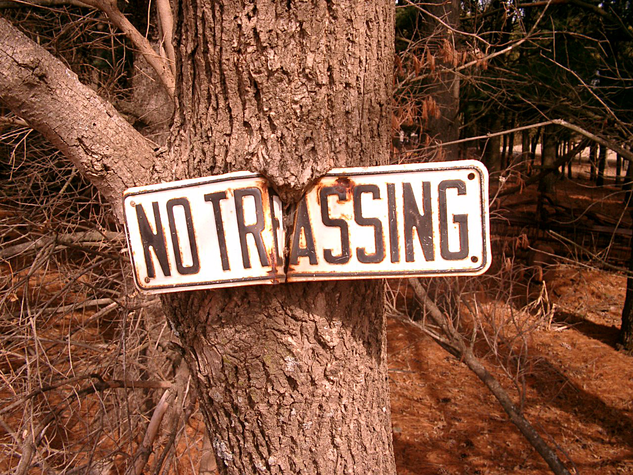 Showna-Stock-No Tresspassing