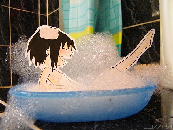 Sasuke in the bath -Paperchild