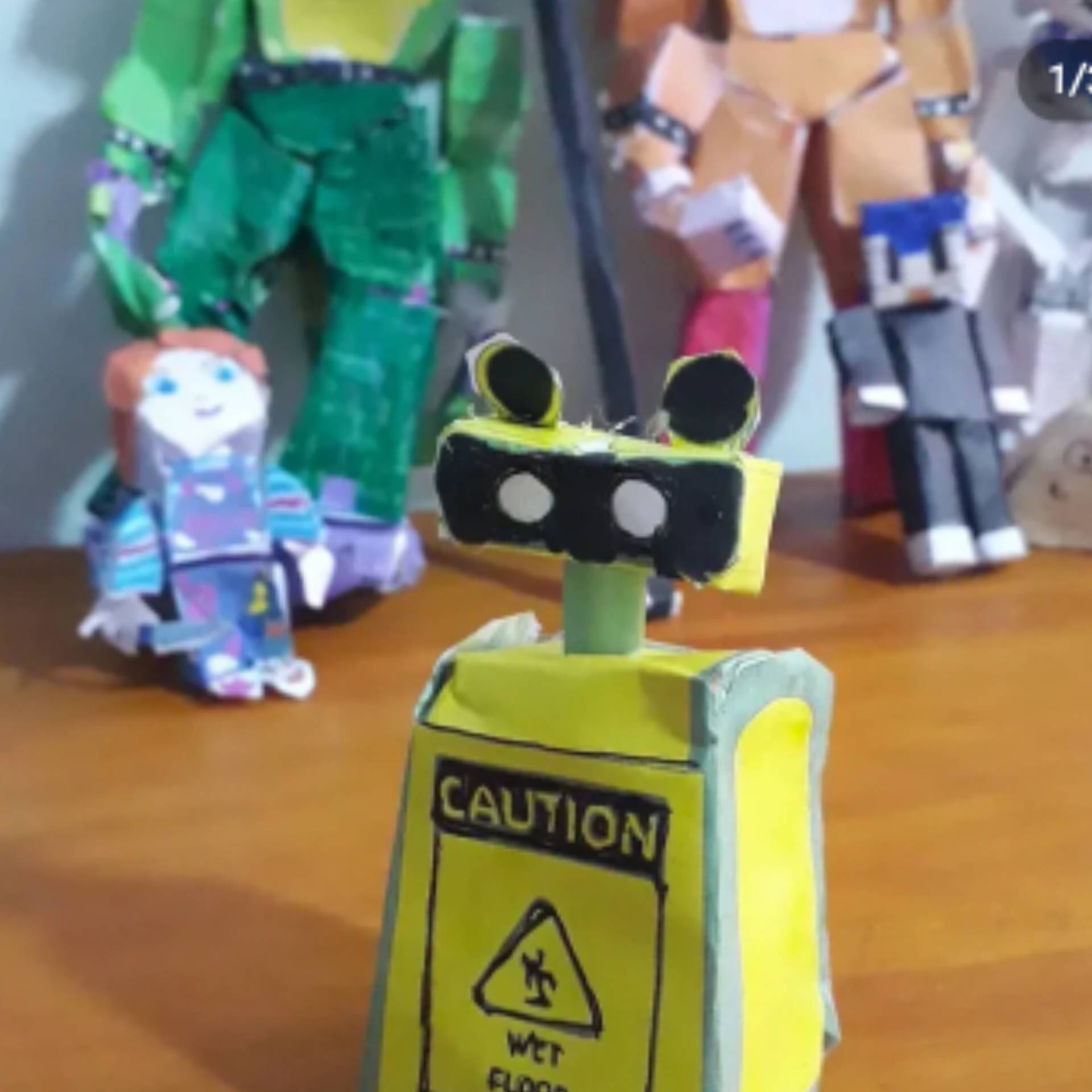 Paper Block Bot Wet Floor Bot papercraft by SOYFABRI456 on DeviantArt