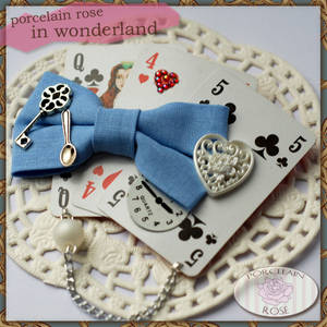 WONDERLAND: BROOCH 01