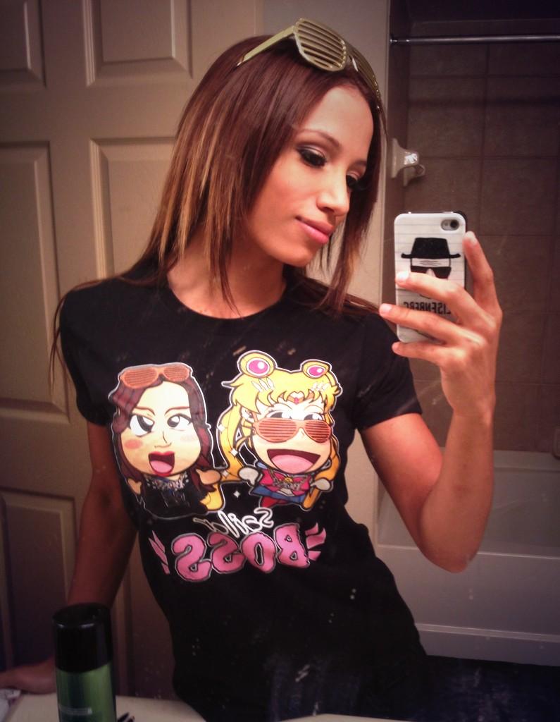 Sasha Banks - Chibi Wrestlers T-Shirt Surprise!