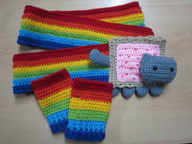 Nyan Cat scarf and gloves