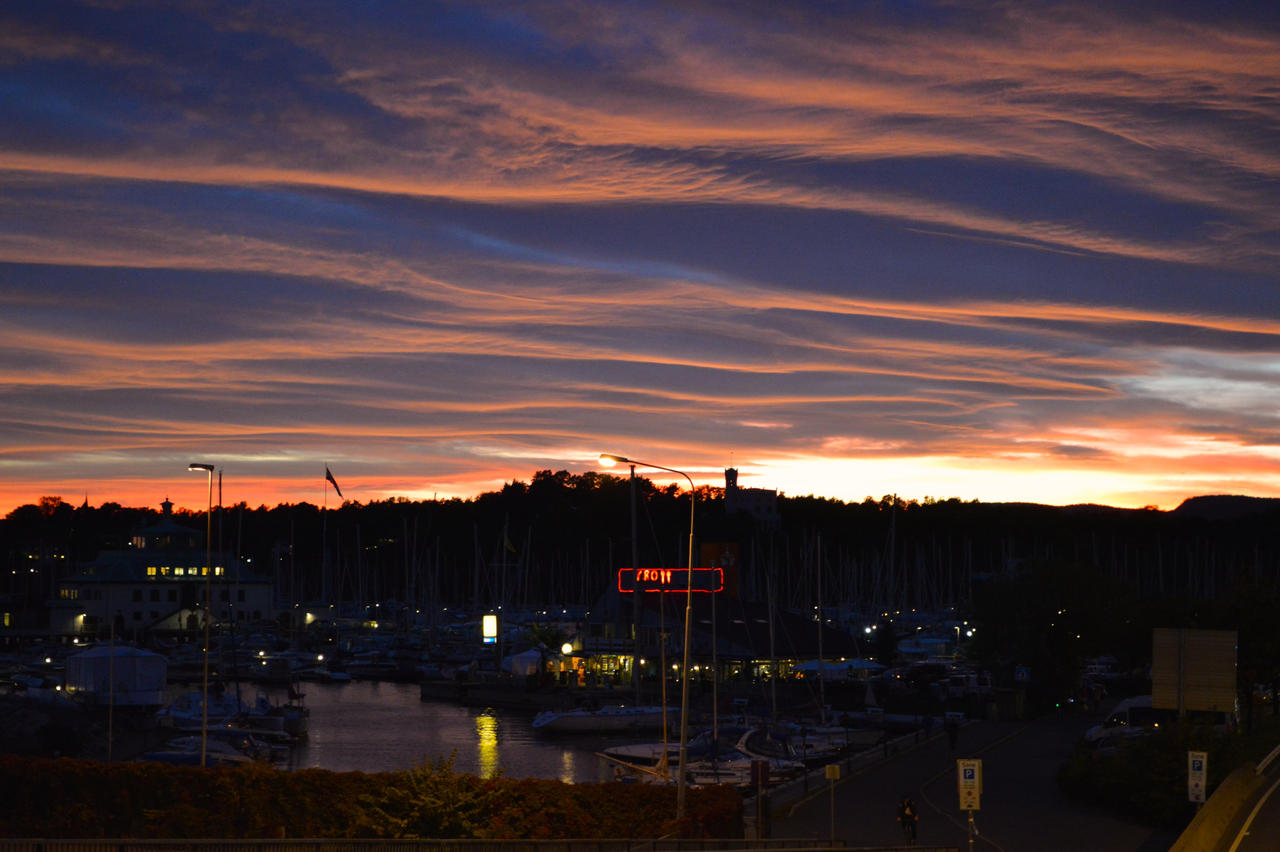 Sunset waves over Oslo