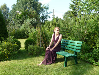 lady - garden bench 1