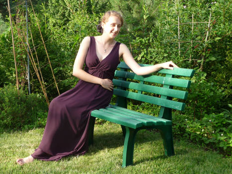 lady - garden bench 5