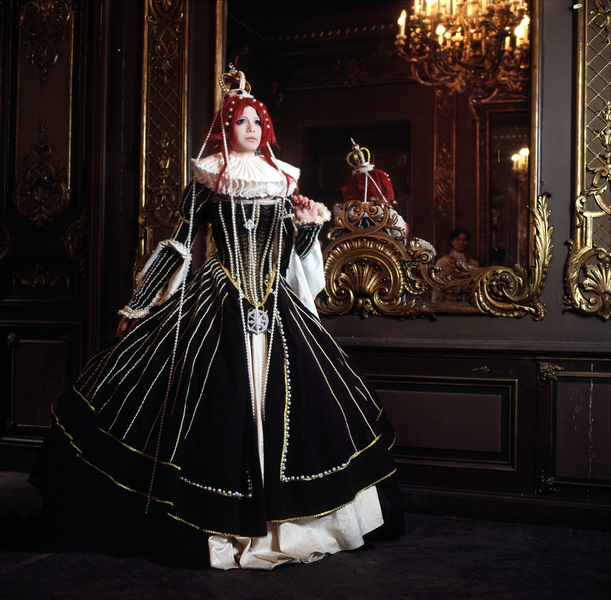 Esther Blanchett (Trinity Blood)