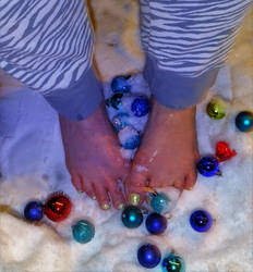 Glamour Toes in Holiday Snow