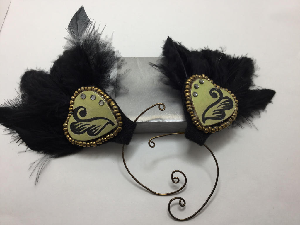 Olive heart ear wings