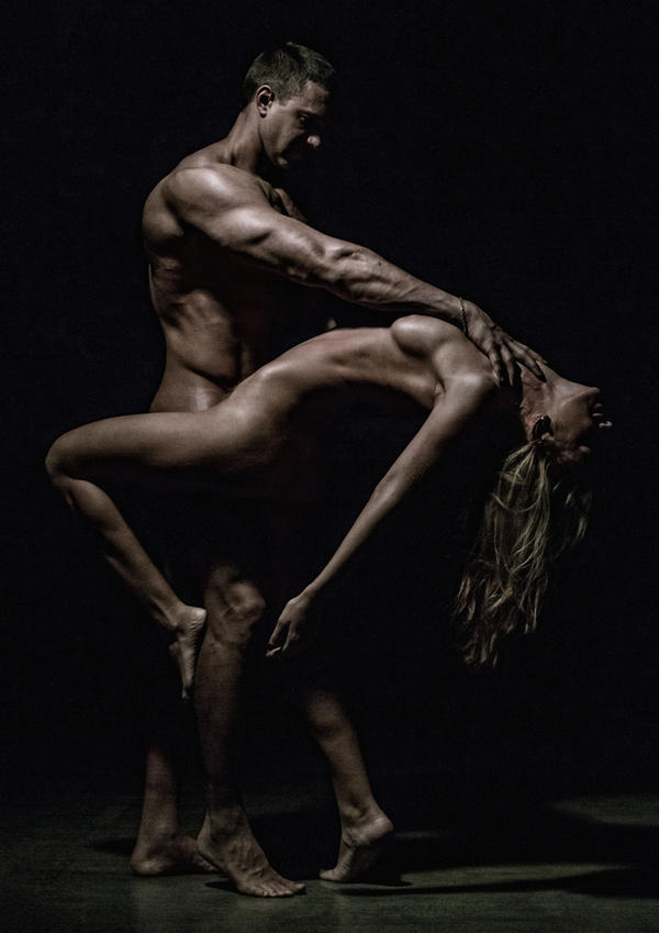 nigerom-fotosessii-eroticheskaya-studiynoe-on-i-ona