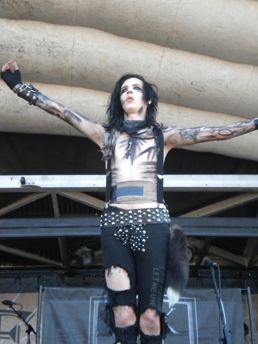 Andy Sixx at warp tour 2011