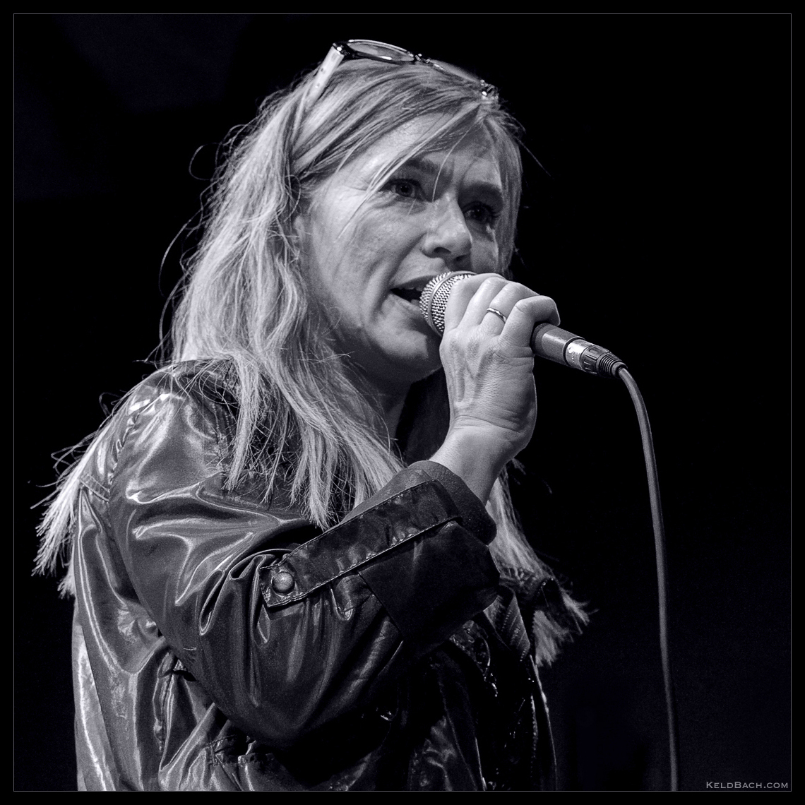 Anchor Woman in Mono