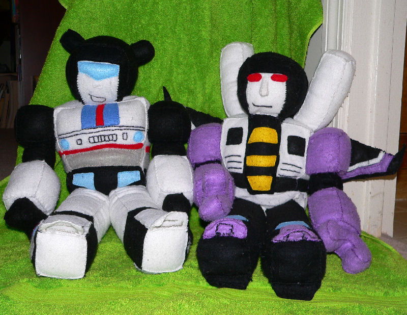 Skywarp and Jazz