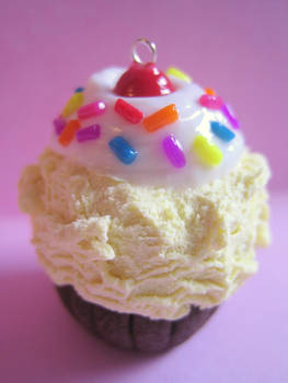 Ice cream cupcake pendant