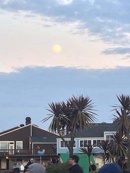 Fullmoon above the rest of the Bay Area