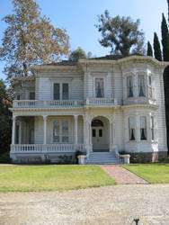 Victorian house white 2