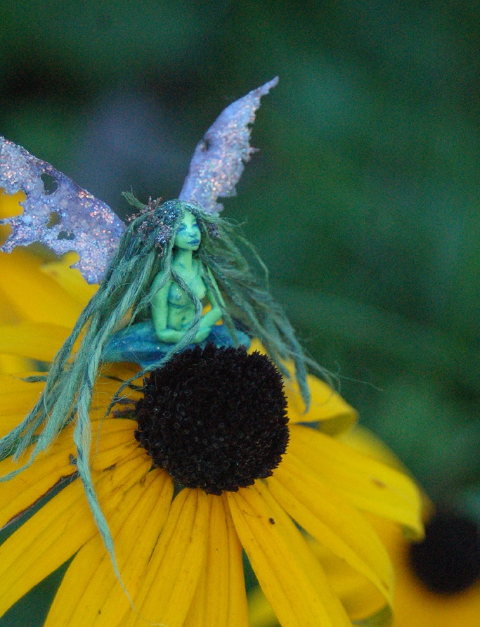 Miniature green pond fairy