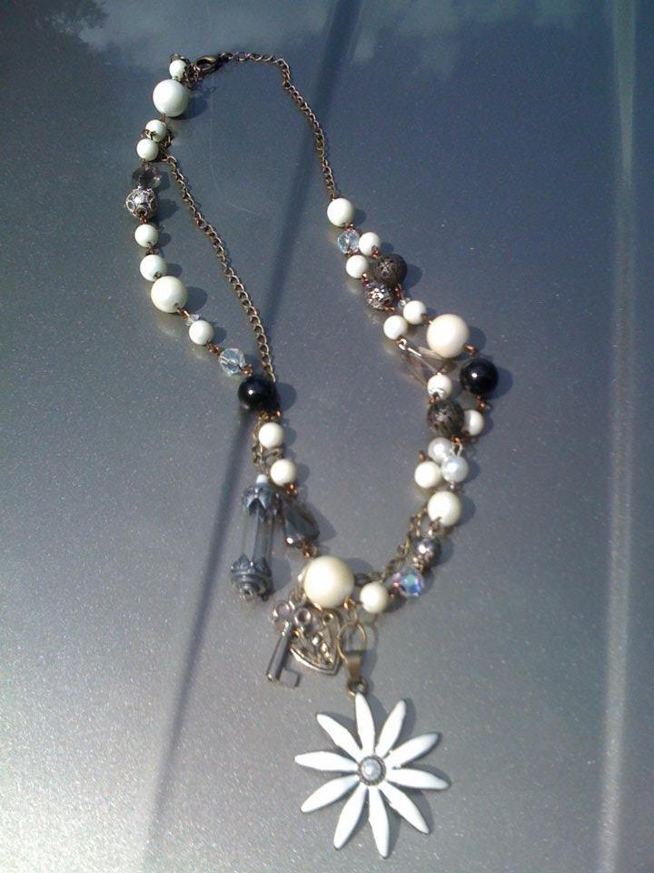 White Daisy Necklace by ManiacallyInclined on DeviantArt