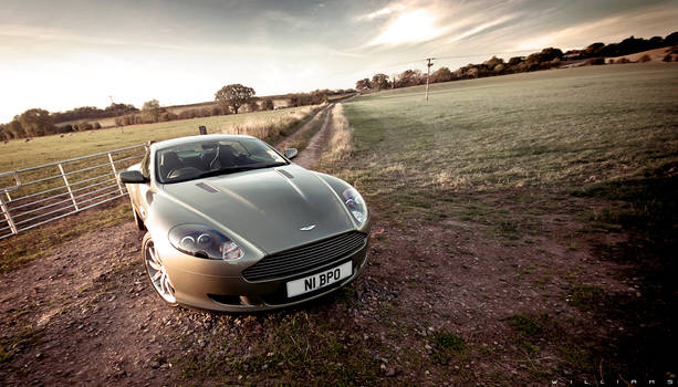 Aston DB9