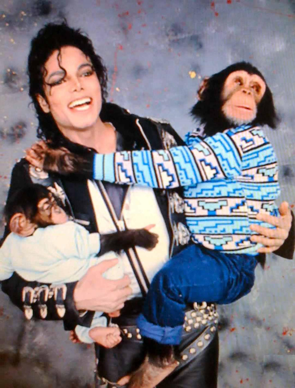 michael_jackson_and_bubbles_____by_loveandmusicmjj_d6394xd-fullview.jpg