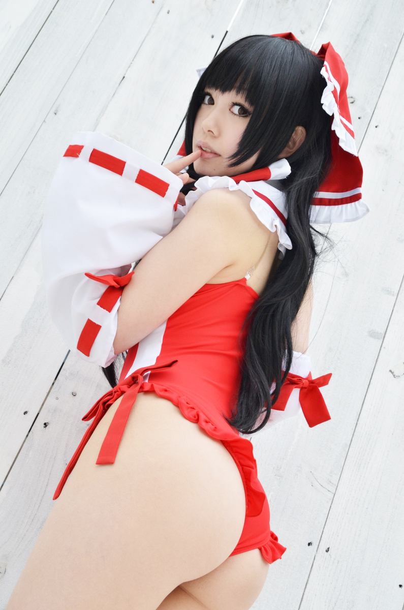 Reimu Hakurei cosplay #14