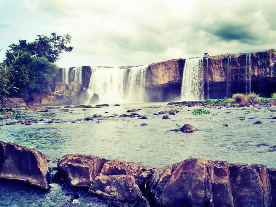 Draysap Waterfall