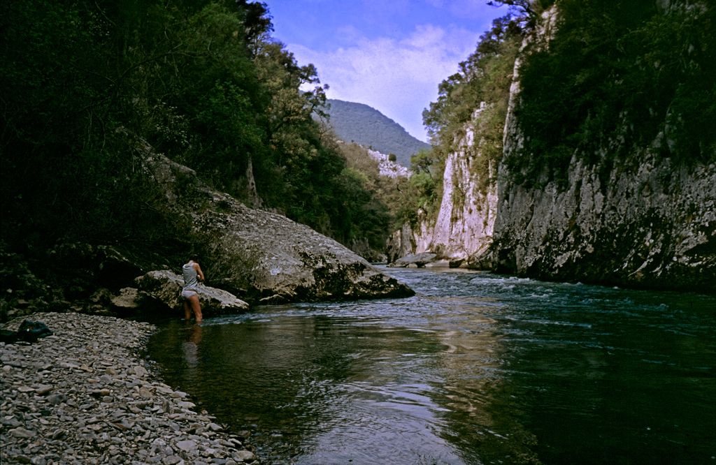 Silke am Rio Salazar - Foz de Arbayun - Spain