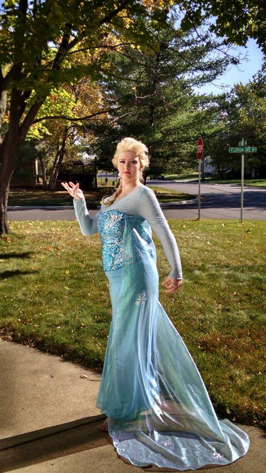 Elsa Cosplay 3