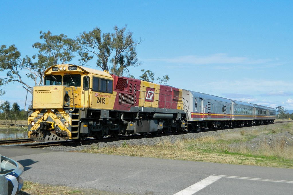 H Diesel loco 2413 heads QR's The Westlander. by ZMichaelr2a on DeviantArt