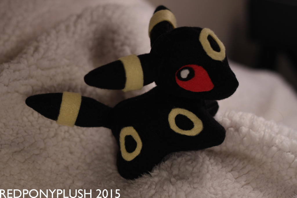 Umbreon by RedPonyPlush