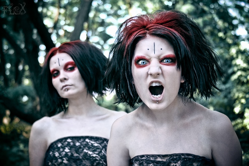 Snakeskin - Waking a Lie