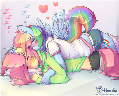 Rainbow Dash hugging Fluttershy