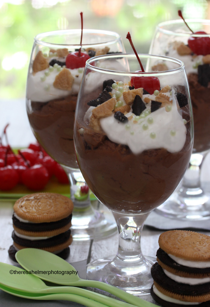 Dark Chocolate Mousse w/ Oreo heads/tails Cookies