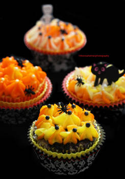 Halloween Cupcakes with Royal Icing