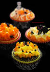 Halloween Cupcakes with Royal Icing by theresahelmer