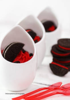 Christmas Oreo Cookies with Raspberry Mousse