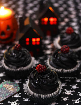 Blackberry Halloween  Cupcakes