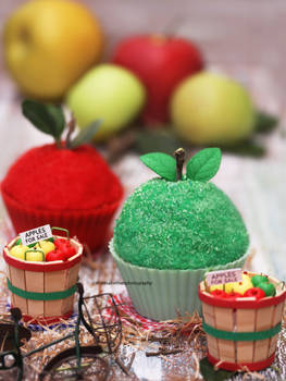 Green Apples. Red Apples. Cupcakes