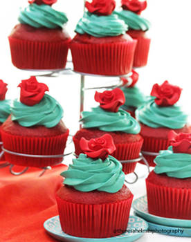 Aqua Red Cupcakes