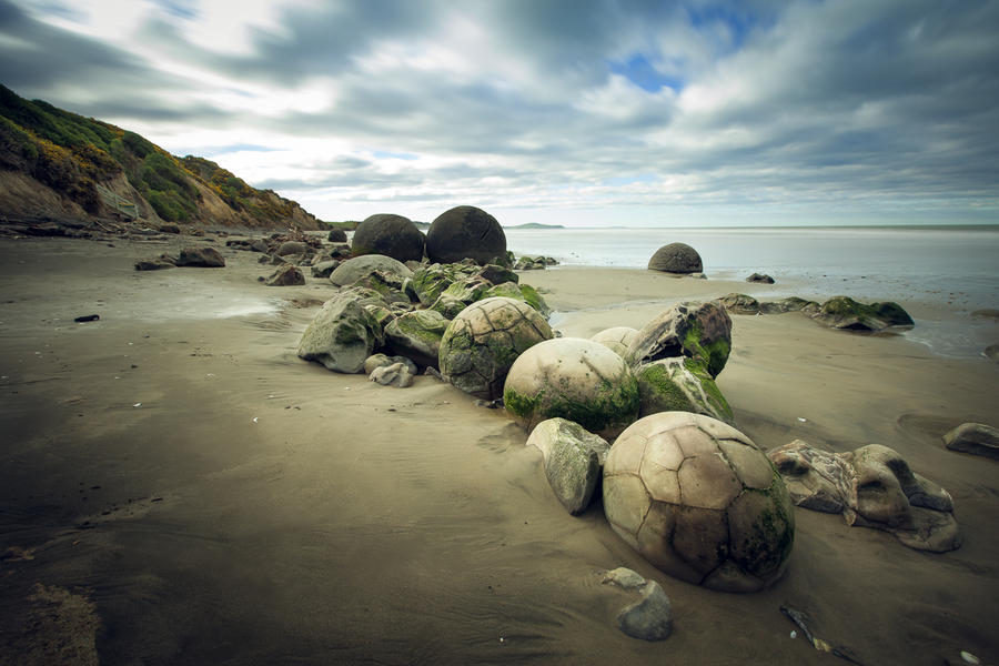 moeraki boulders