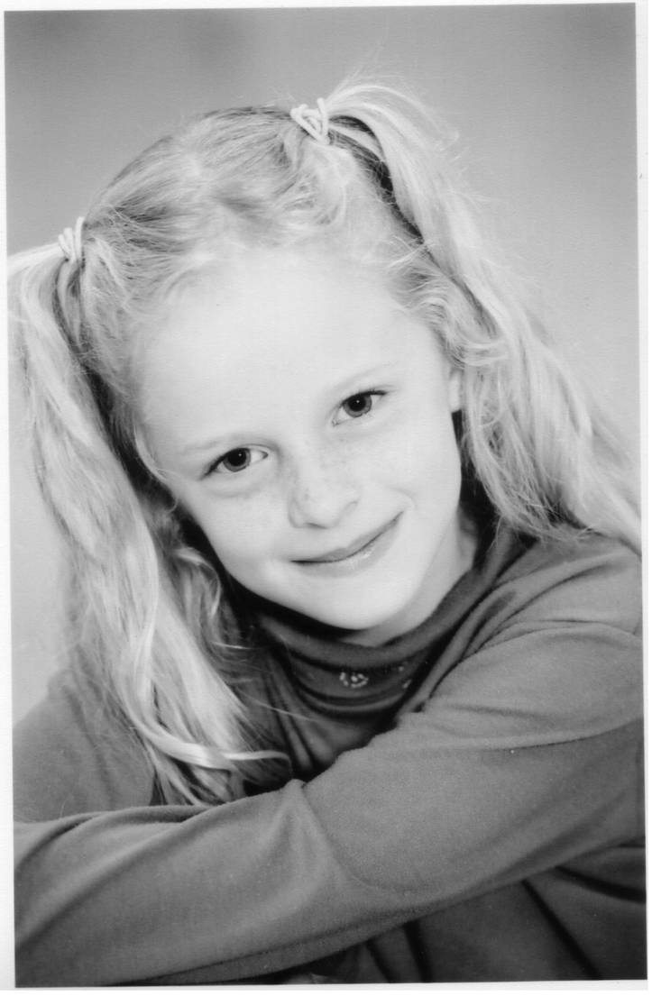 Chelsea Modeling by wishez on DeviantArt