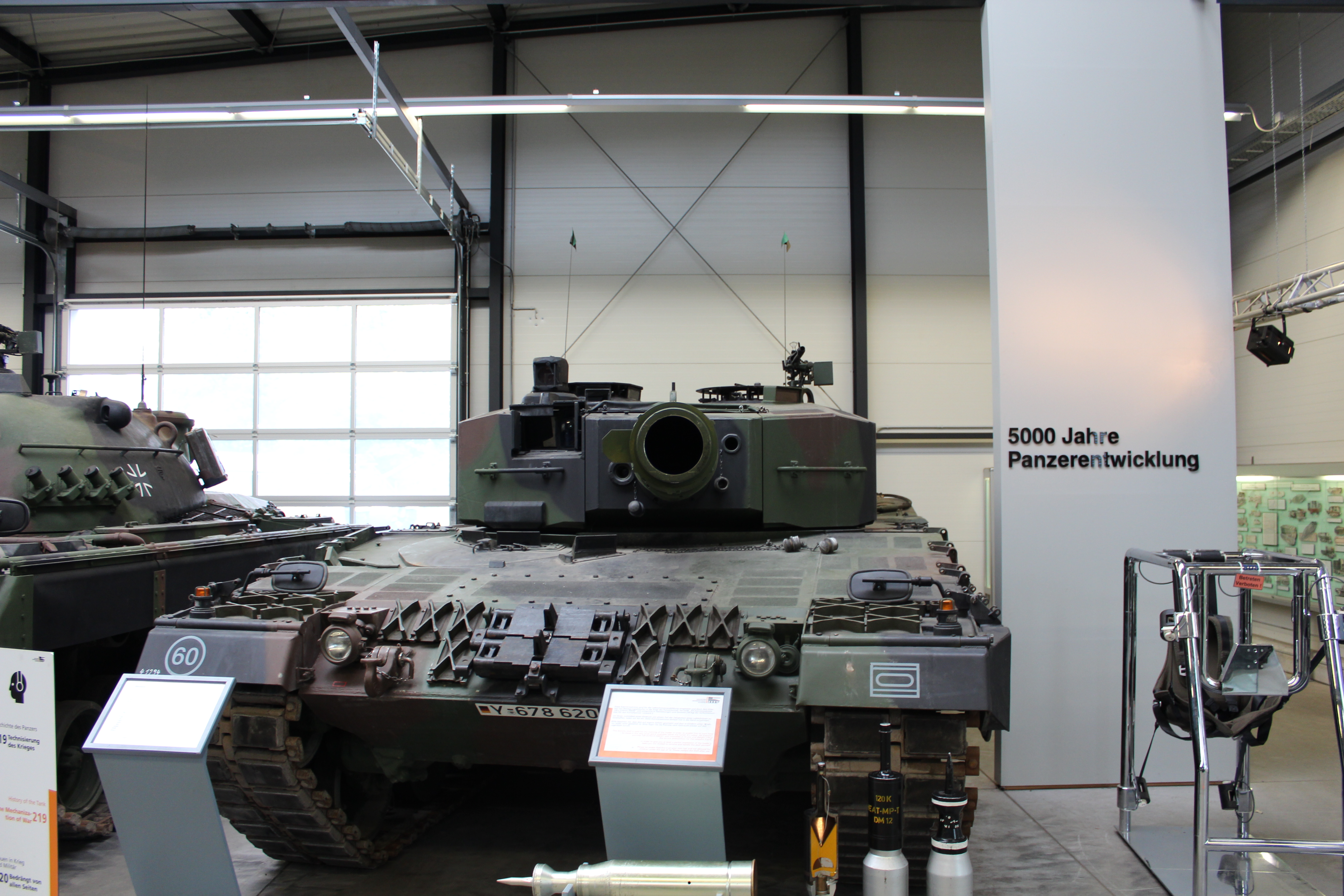 The mouth of a Leopard 2 A4