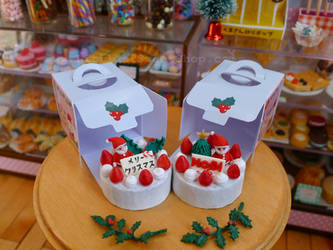 Japanese style Christmas cake and box Miniature