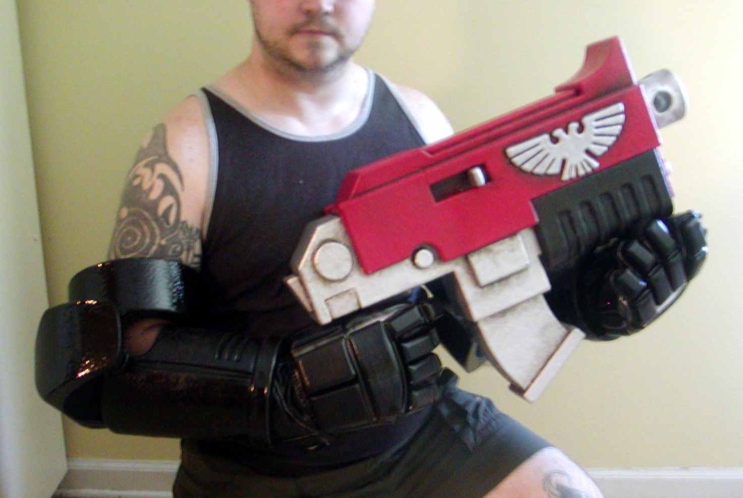 Space Marine arms w bolter