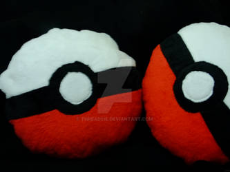 Pokeball by threadsie