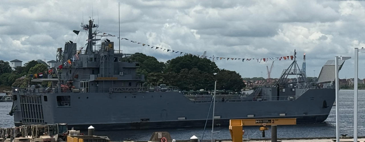 Frank Besson Class General Frank S. Besson class support vessel by LightspeedToVictory on ...