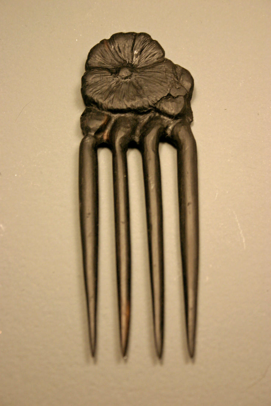 Ebony Poppy hair fork 1-2
