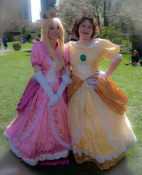 Princesses Peach and Daisy - SakuraCon 2012