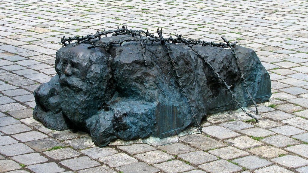 Holocaust Memorial Sculpture